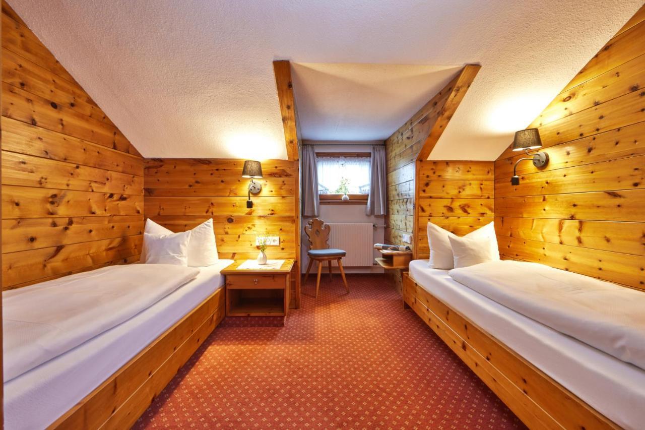 Gaestehaus Sonnenheim Mittenwald Exterior photo