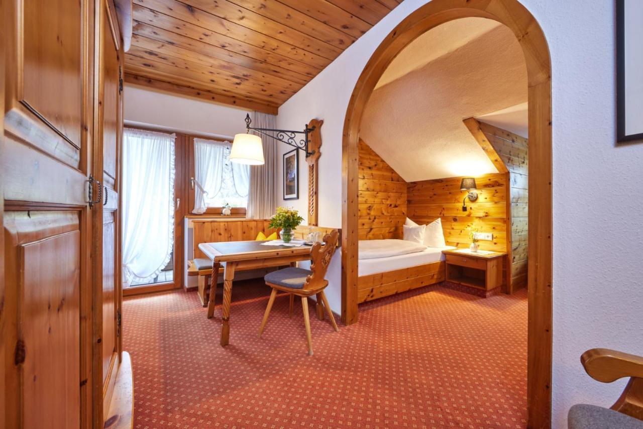 Gaestehaus Sonnenheim Mittenwald Exterior photo