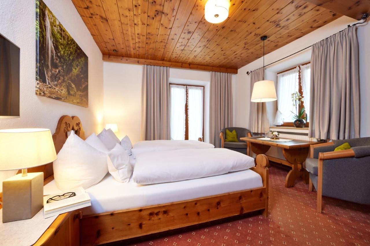 Gaestehaus Sonnenheim Mittenwald Exterior photo