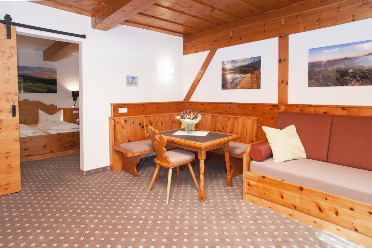 Gaestehaus Sonnenheim Mittenwald Exterior photo