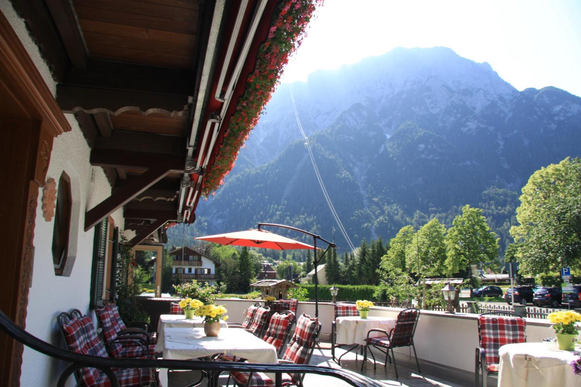 Gaestehaus Sonnenheim Mittenwald Exterior photo